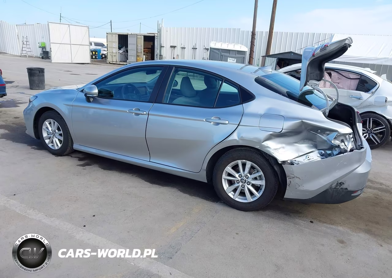 2025 Toyota Camry Le VIN:4T1DAACK6SU610882 - 3