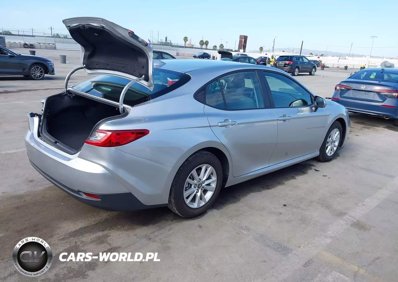2025 Toyota Camry Le VIN:4T1DAACK6SU610882 - 4