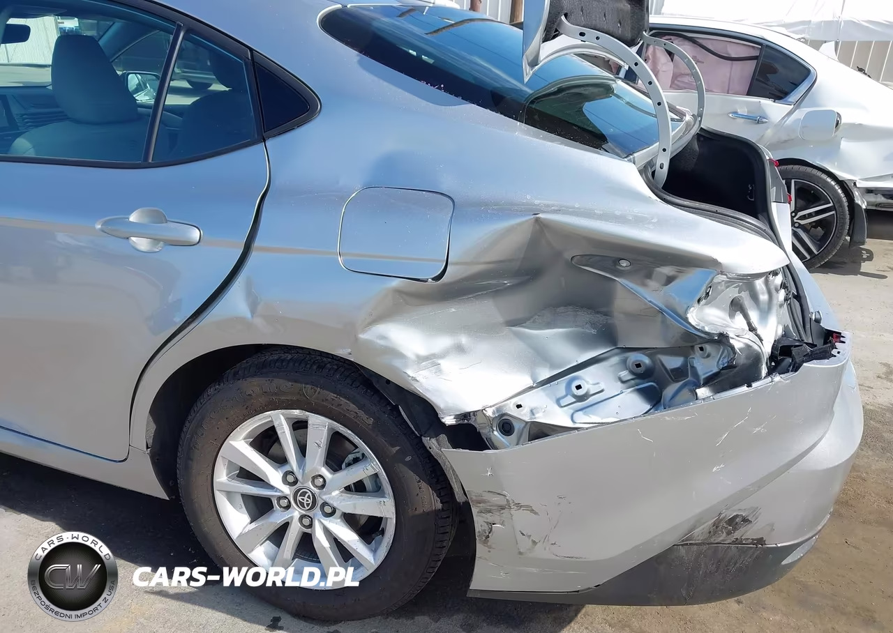 2025 Toyota Camry Le VIN:4T1DAACK6SU610882 - 6