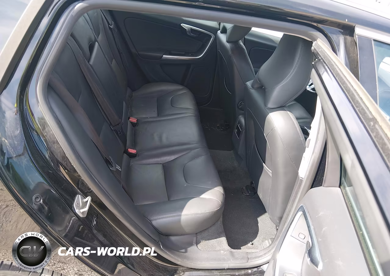 2015 Volvo V60 T5 Premier VIN:YV140MEBXF1207429 - 8