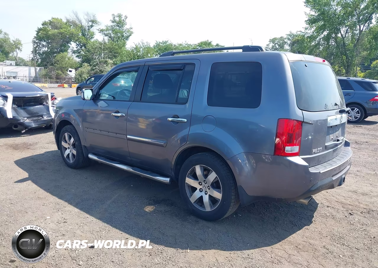 2015 Honda Pilot Touring VIN:5FNYF4H99FB027249 - 3