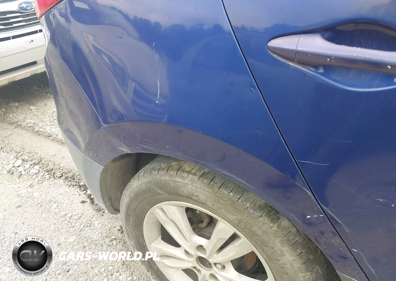2010 Hyundai Tucson Gls VIN:KM8JU3AC2AU095346 - 12