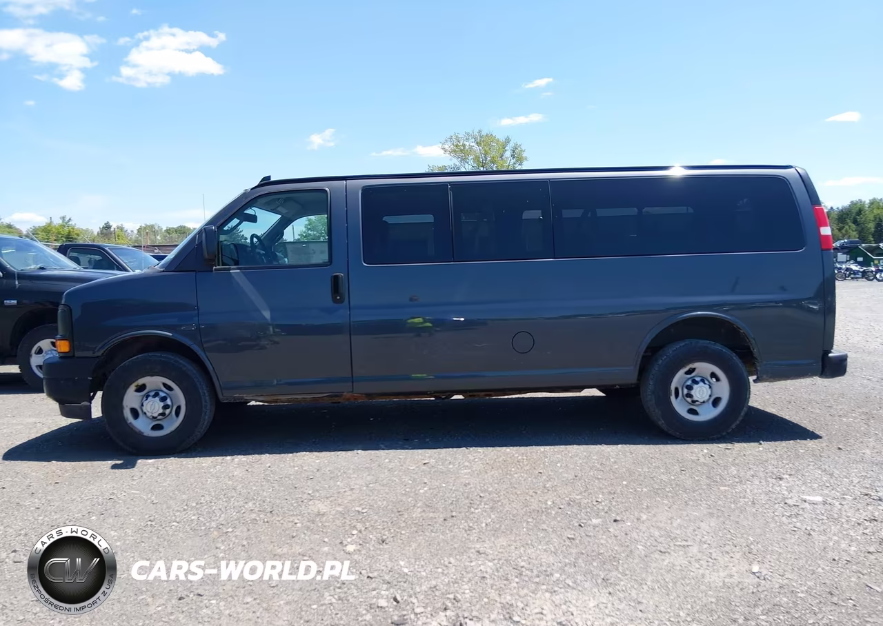 2017 Chevrolet Express 3500 Ls VIN:1GAZGNFFXH1300896 - 16