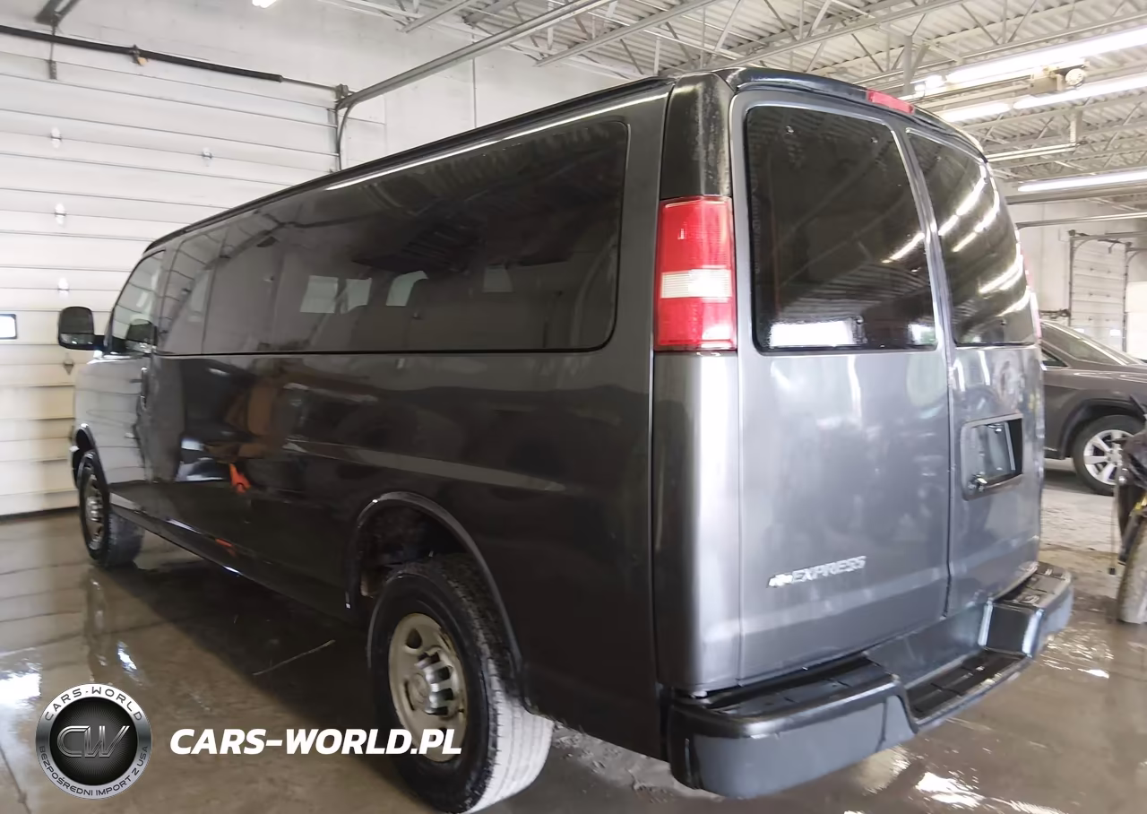2017 Chevrolet Express 3500 Ls VIN:1GAZGNFFXH1300896 - 3