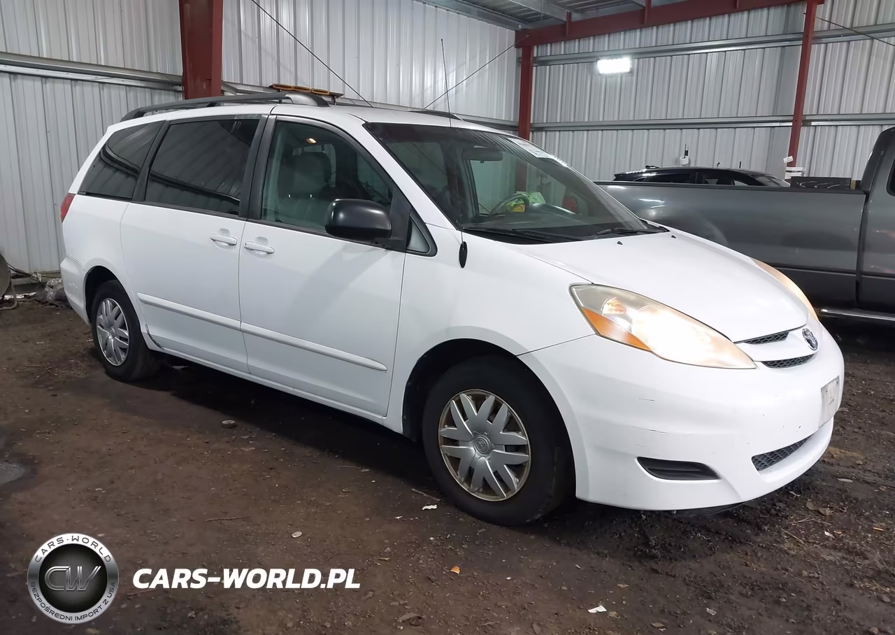 2010 Toyota Sienna Le
