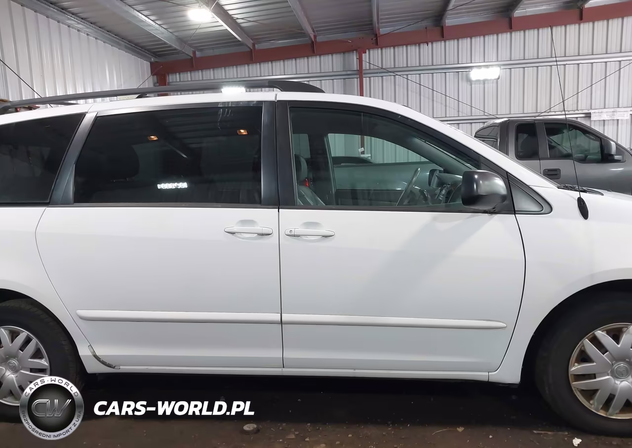 2010 Toyota Sienna Le VIN:5TDKK4CC2AS303800 - 13