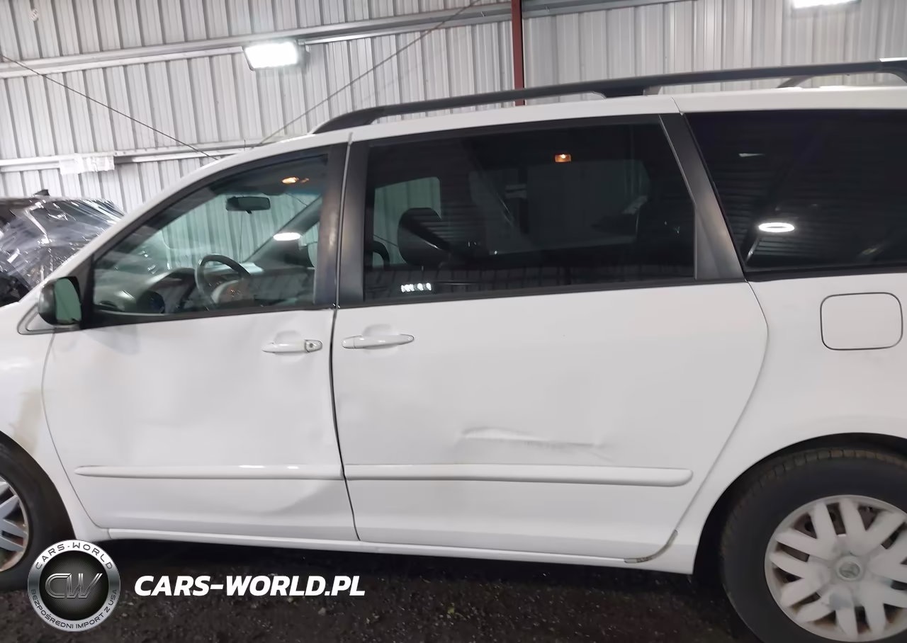 2010 Toyota Sienna Le VIN:5TDKK4CC2AS303800 - 14