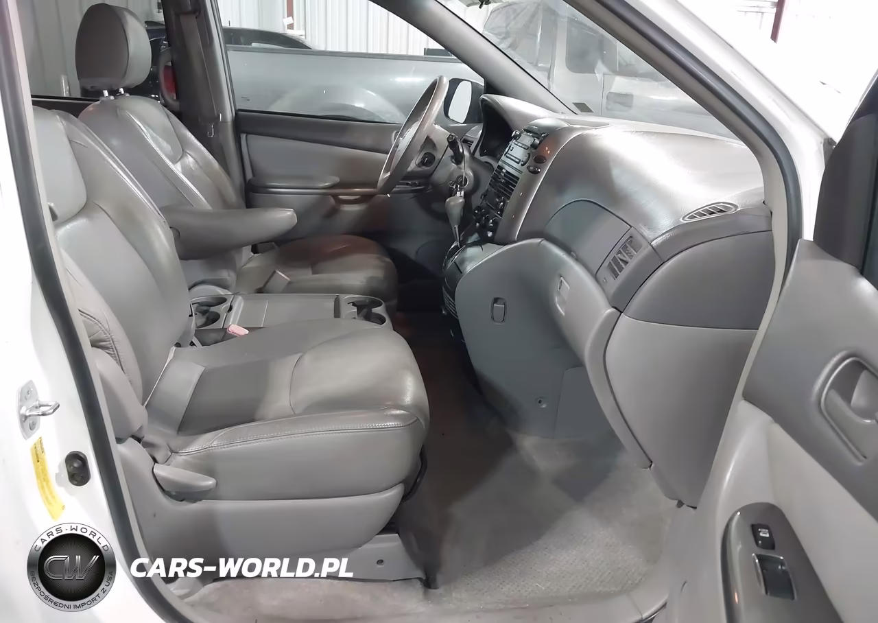 2010 Toyota Sienna Le VIN:5TDKK4CC2AS303800 - 5