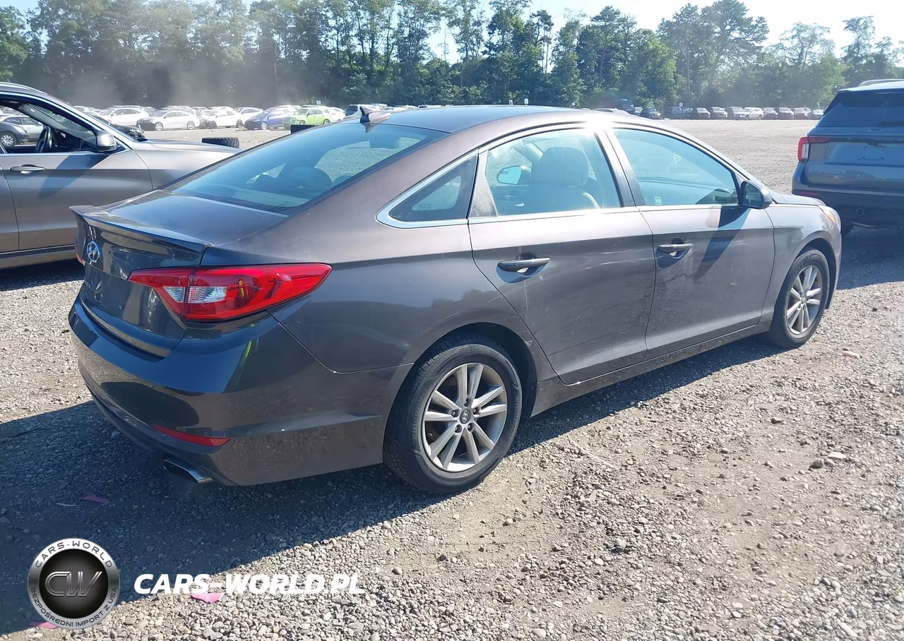 2016 Hyundai Sonata Se VIN:5NPE24AFXGH356432 - 4