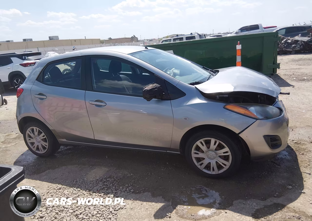 2013 Mazda Mazda2 Sport VIN:JM1DE1KYXD0170271 - 13