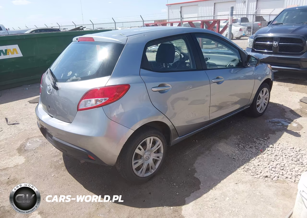 2013 Mazda Mazda2 Sport VIN:JM1DE1KYXD0170271 - 4