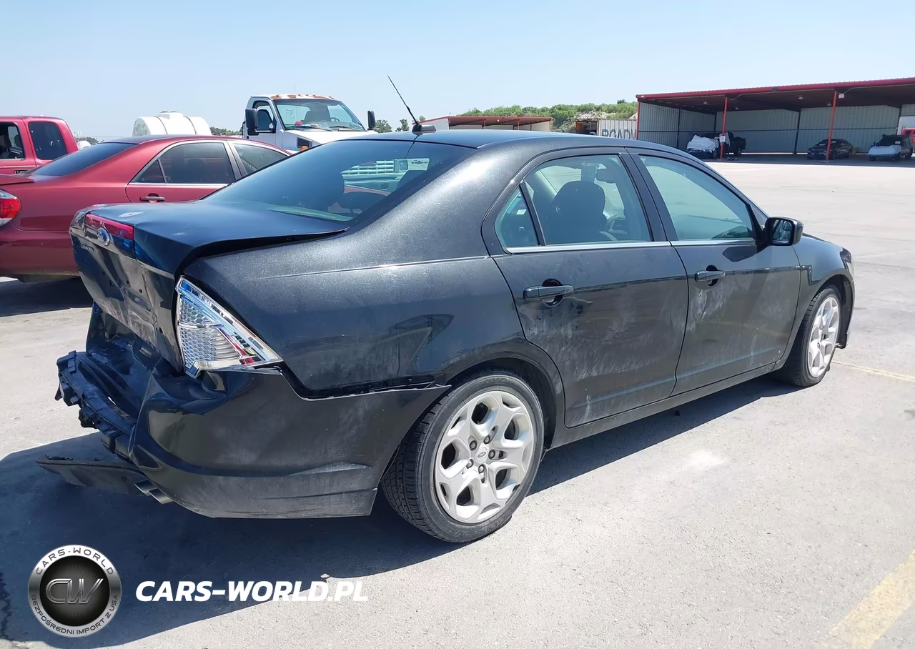 2011 Ford Fusion Se VIN:3FAHP0HA7BR189945 - 4