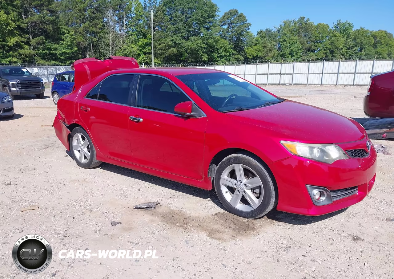 2014 Toyota Camry Se – zdjęcie 1 z 17