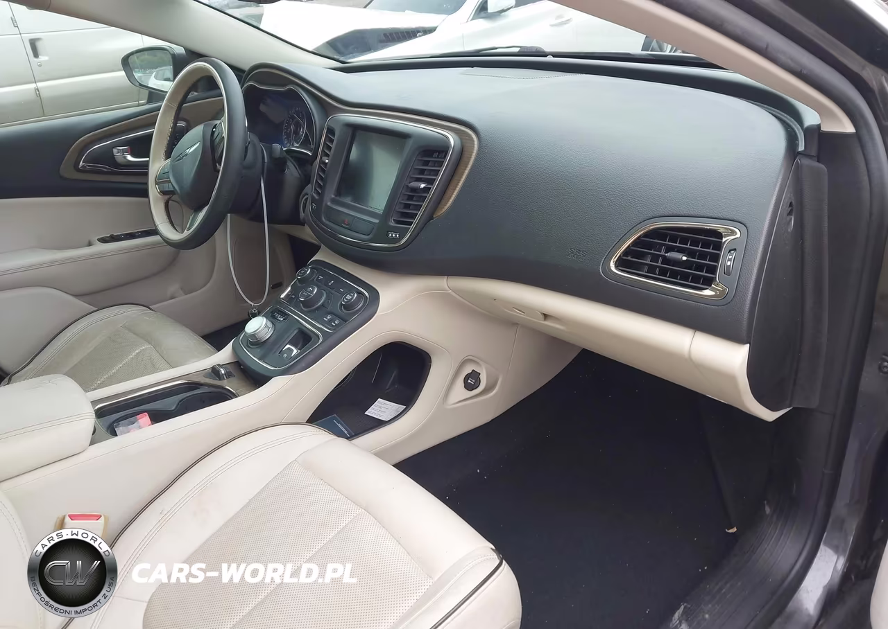 2015 Chrysler 200 C VIN:1C3CCCCG2FN545681 - 5