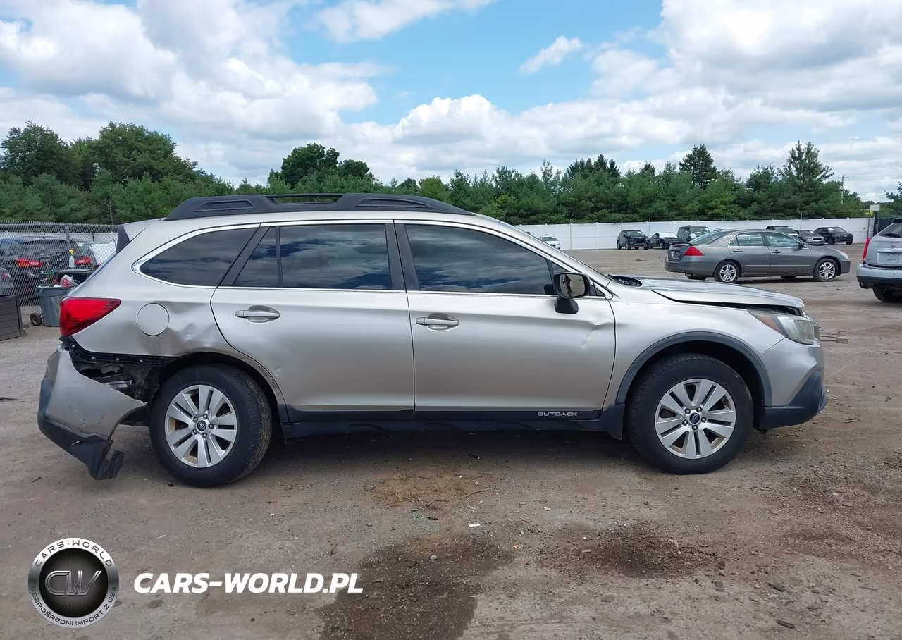 2018 Subaru Outback 2.5I Premium VIN:4S4BSACC6J3207308 - 13