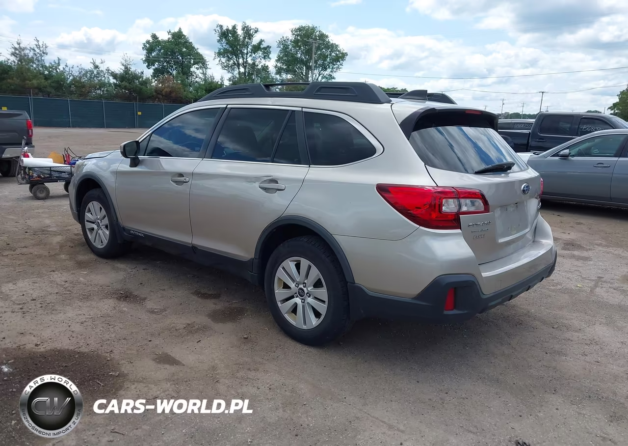 2018 Subaru Outback 2.5I Premium VIN:4S4BSACC6J3207308 - 3