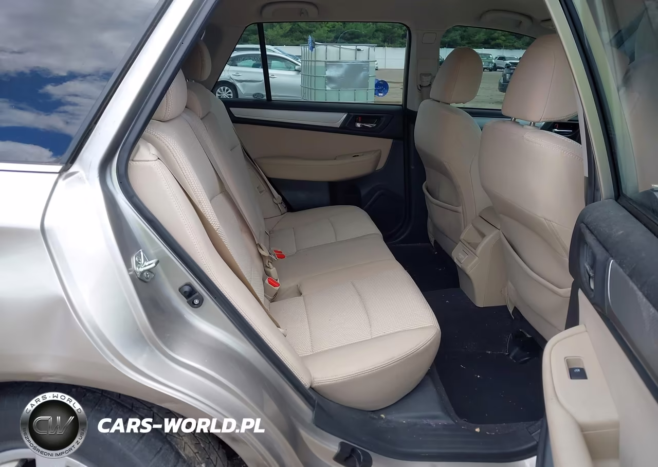 2018 Subaru Outback 2.5I Premium VIN:4S4BSACC6J3207308 - 8