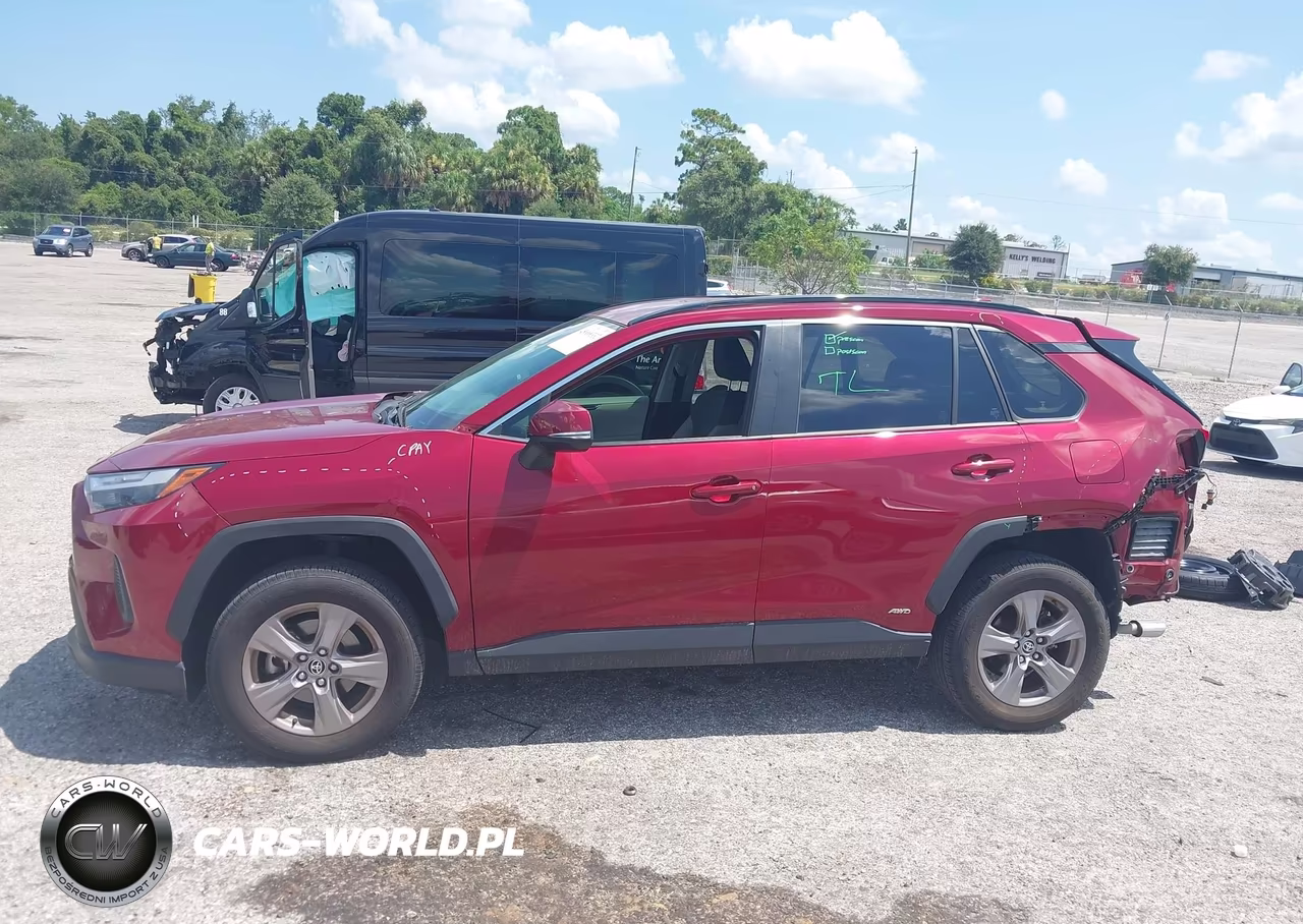 2024 Toyota Rav4 Hybrid Xle VIN:JTMRWRFVXRD246556 - 14