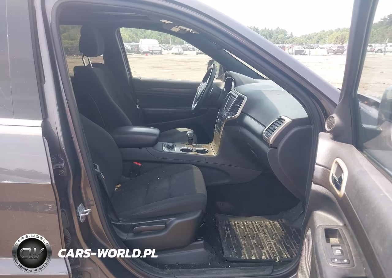2014 Jeep Grand Cherokee Laredo VIN:1C4RJFAGXEC205253 - 5