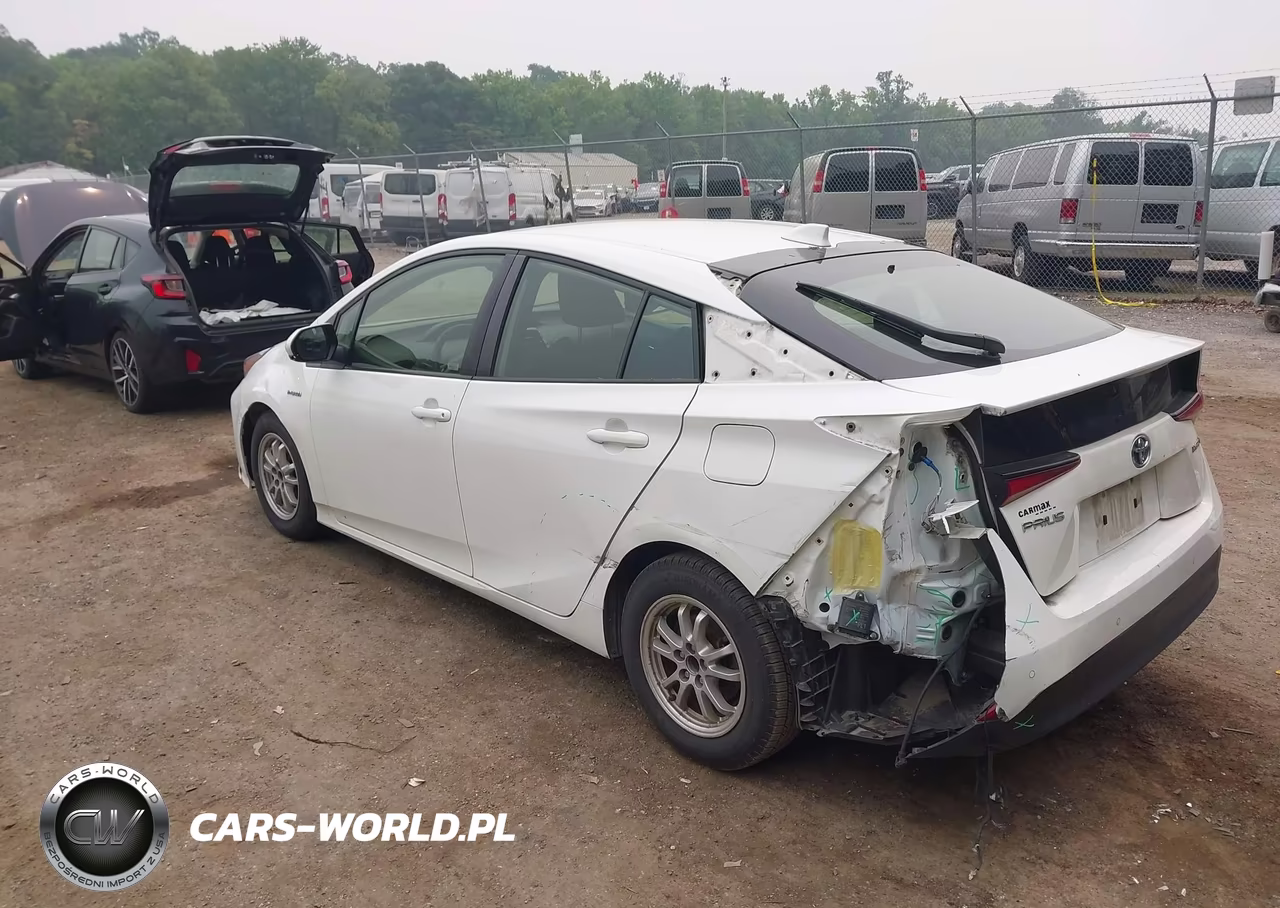 2021 Toyota Prius Le VIN:JTDKAMFU5M3145224 - 3