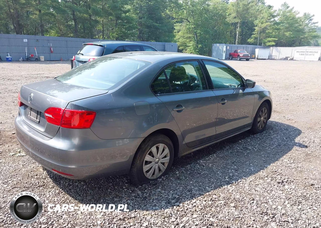 2013 Volkswagen Jetta 2.0L S VIN:3VW2K7AJ1DM291630 - 4