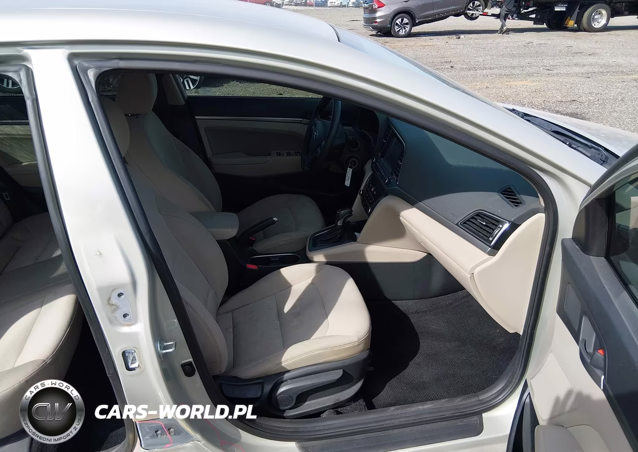 2018 Hyundai Elantra Sel VIN:5NPD84LFXJH247872 - 5