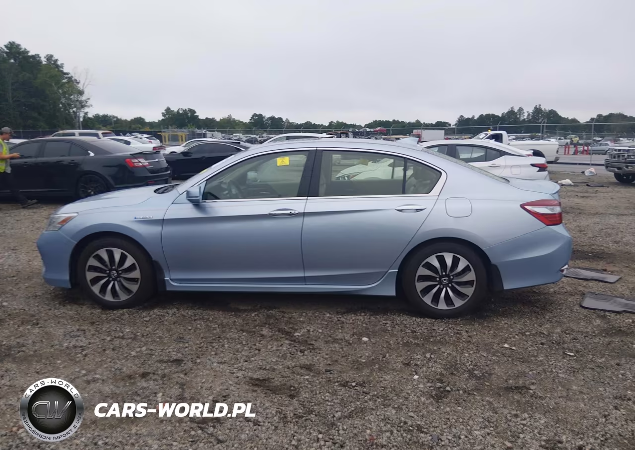2017 Honda Accord Hybrid Touring VIN:JHMCR6F78HC021052 - 14