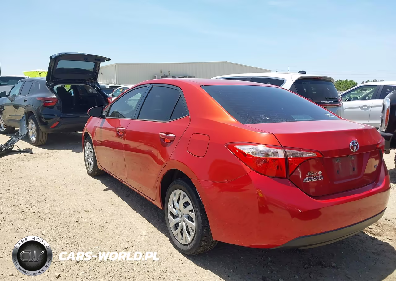 2017 Toyota Corolla Le VIN:5YFBURHE3HP601826 - 3