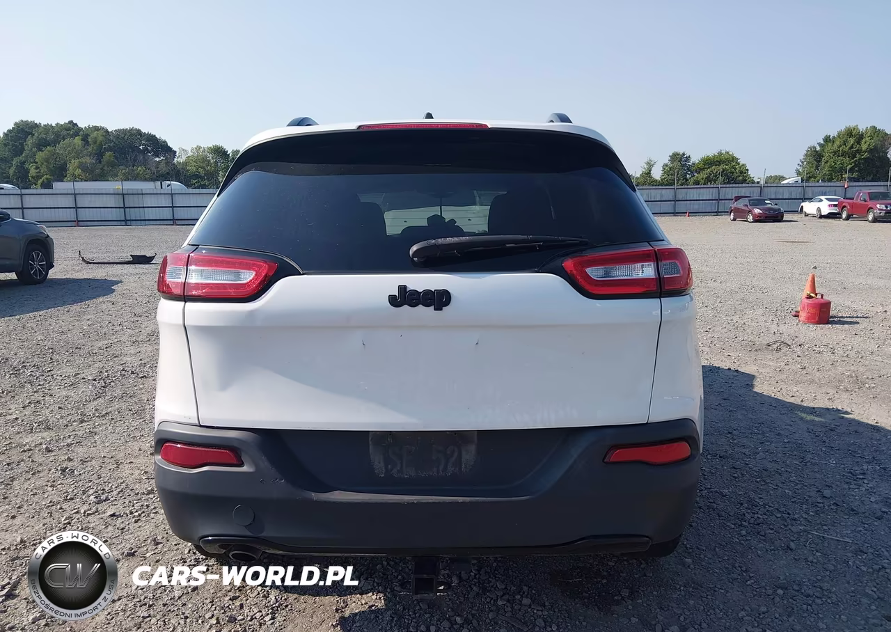 2017 Jeep Cherokee Altitude VIN:1C4PJLABXHW623079 - 16