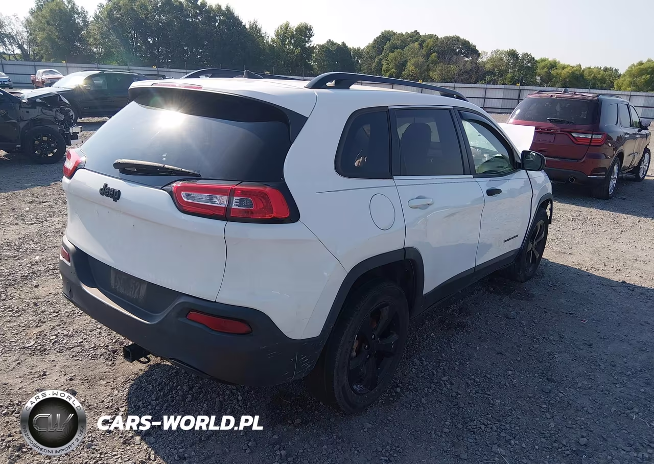 2017 Jeep Cherokee Altitude VIN:1C4PJLABXHW623079 - 4