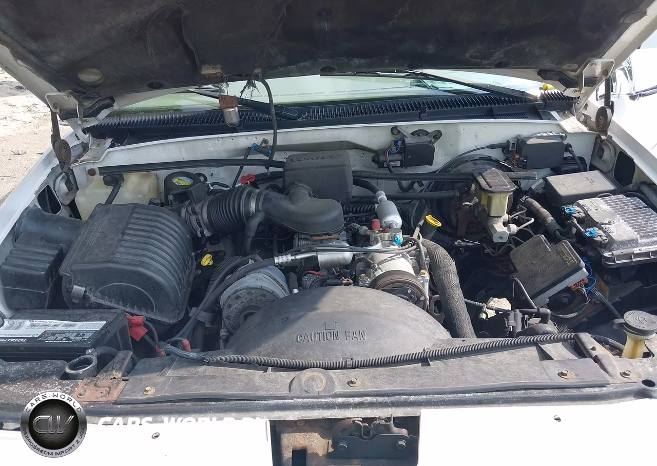 2000 Cadillac Escalade Standard VIN:1GYEK63R0YR170843 - 10