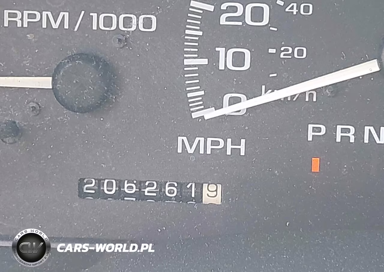 2000 Cadillac Escalade Standard VIN:1GYEK63R0YR170843 - 16