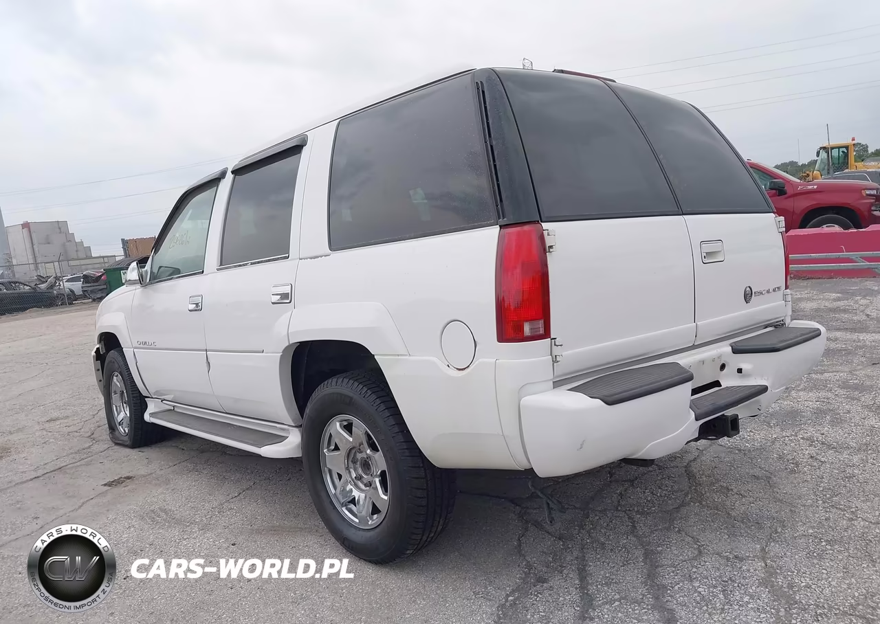 2000 Cadillac Escalade Standard VIN:1GYEK63R0YR170843 - 3