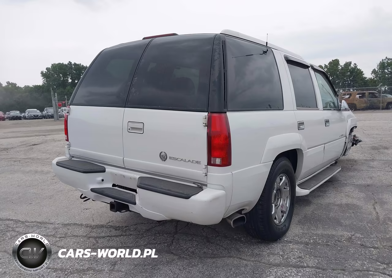 2000 Cadillac Escalade Standard VIN:1GYEK63R0YR170843 - 4