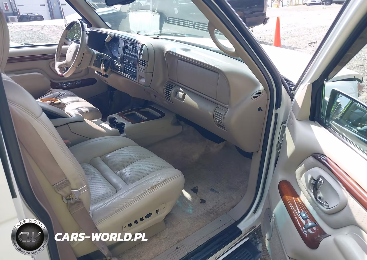 2000 Cadillac Escalade Standard VIN:1GYEK63R0YR170843 - 5
