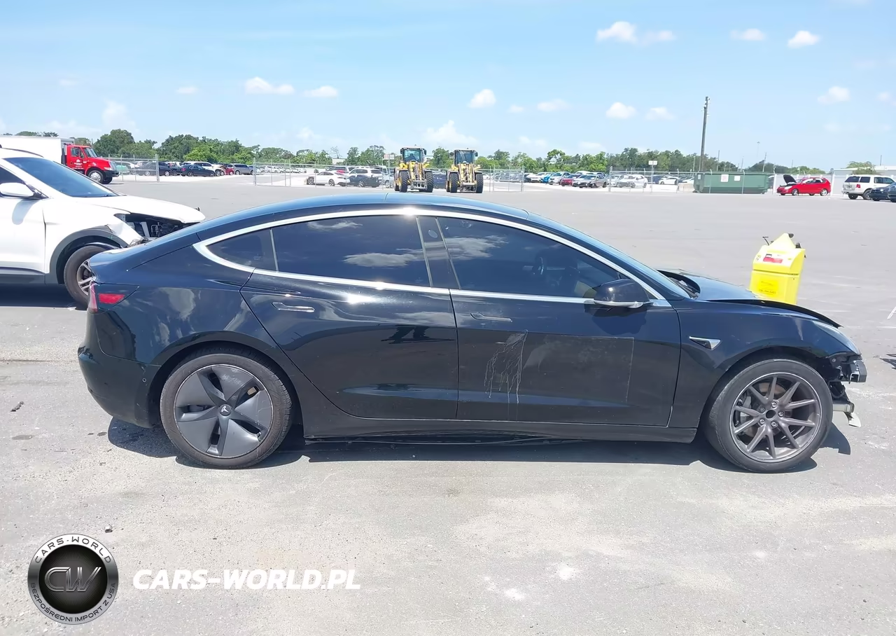 2018 Tesla Model 3 Long Range-Mid Range VIN:5YJ3E1EA0JF157231 - 13