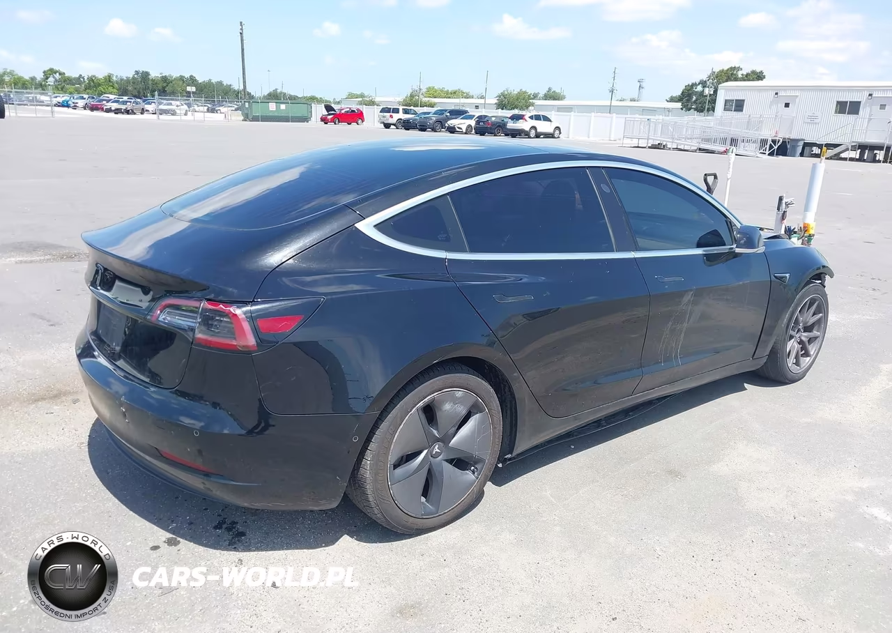 2018 Tesla Model 3 Long Range-Mid Range VIN:5YJ3E1EA0JF157231 - 4