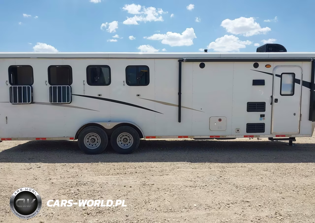 2020 Bison Coach 38' 4 Stall Horse Trailer VIN:51Y335G26L2009272 - 7