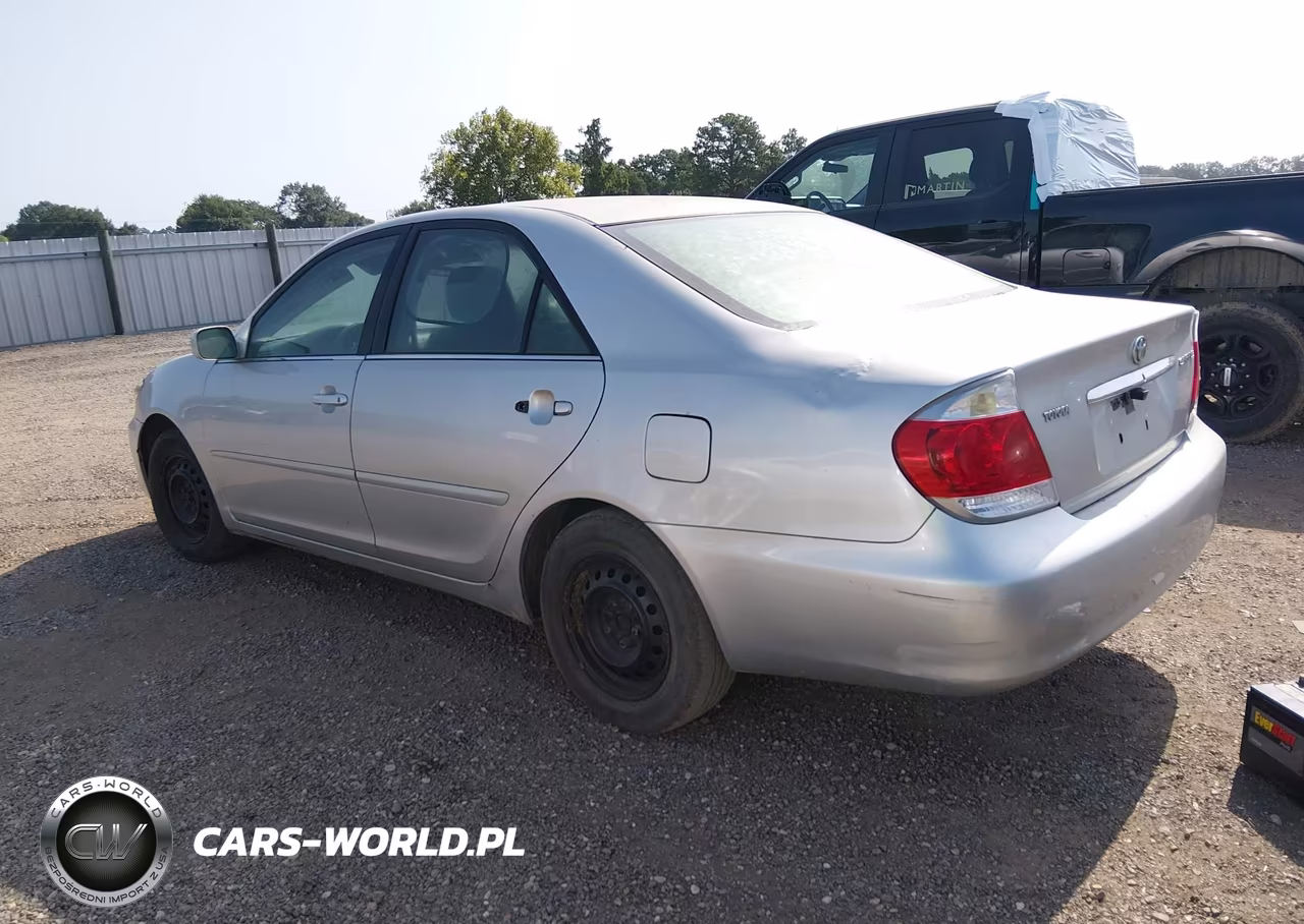2005 Toyota Camry Le VIN:4T1BE32K45U036490 - 3