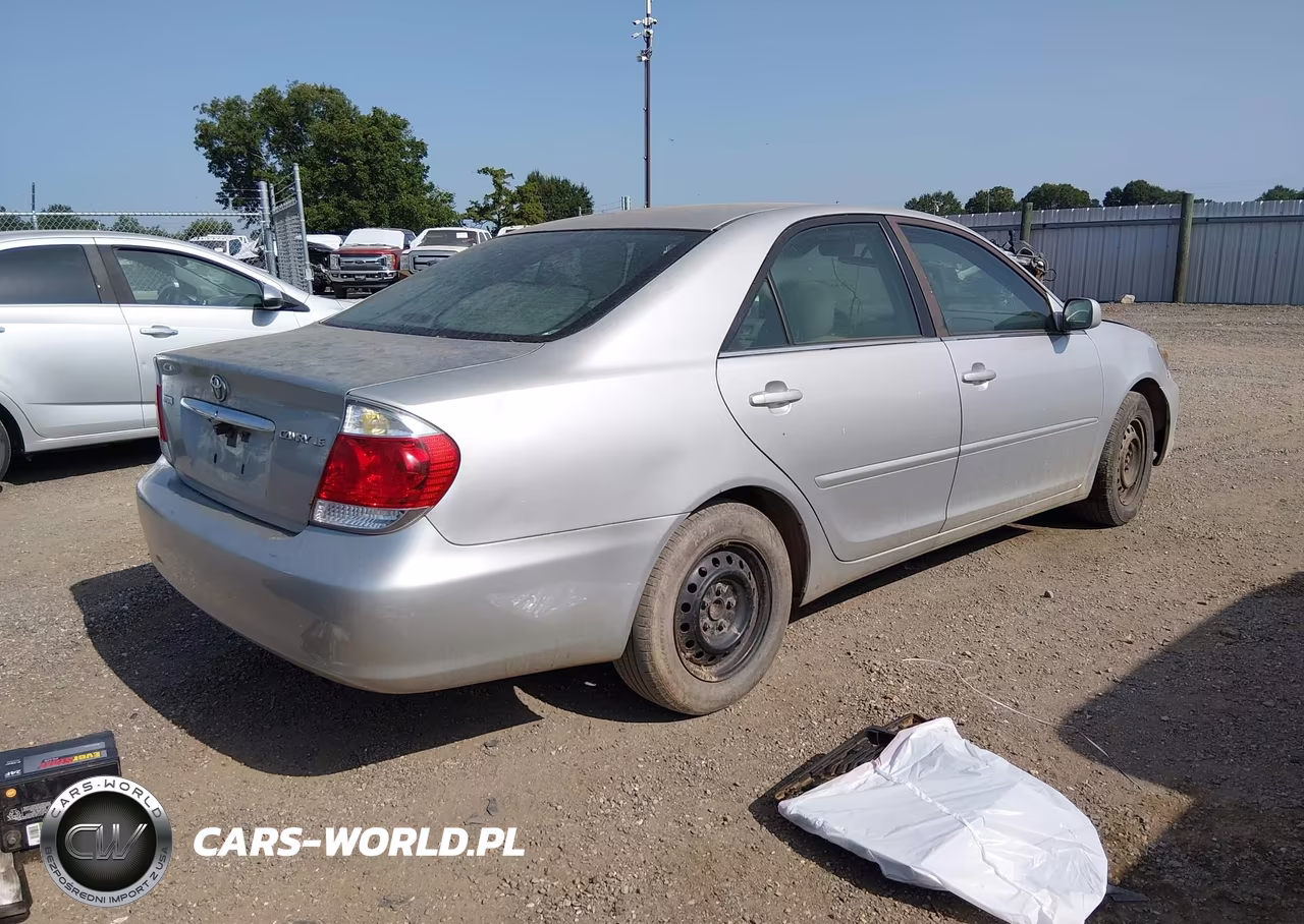 2005 Toyota Camry Le VIN:4T1BE32K45U036490 - 4