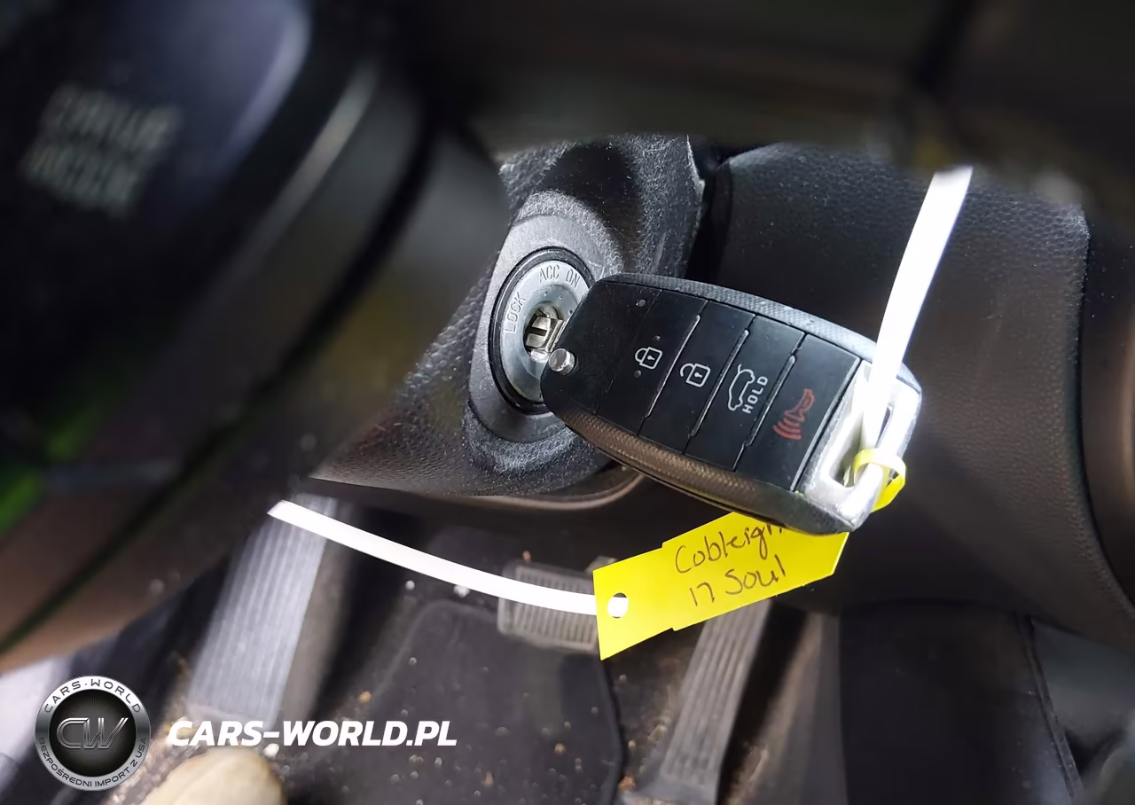 2017 Kia Soul + VIN:KNDJP3A53H7489072 - 11