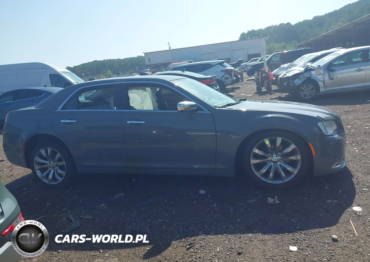 2019 Chrysler 300 Limited VIN:2C3CCAEG3KH689664 - 14