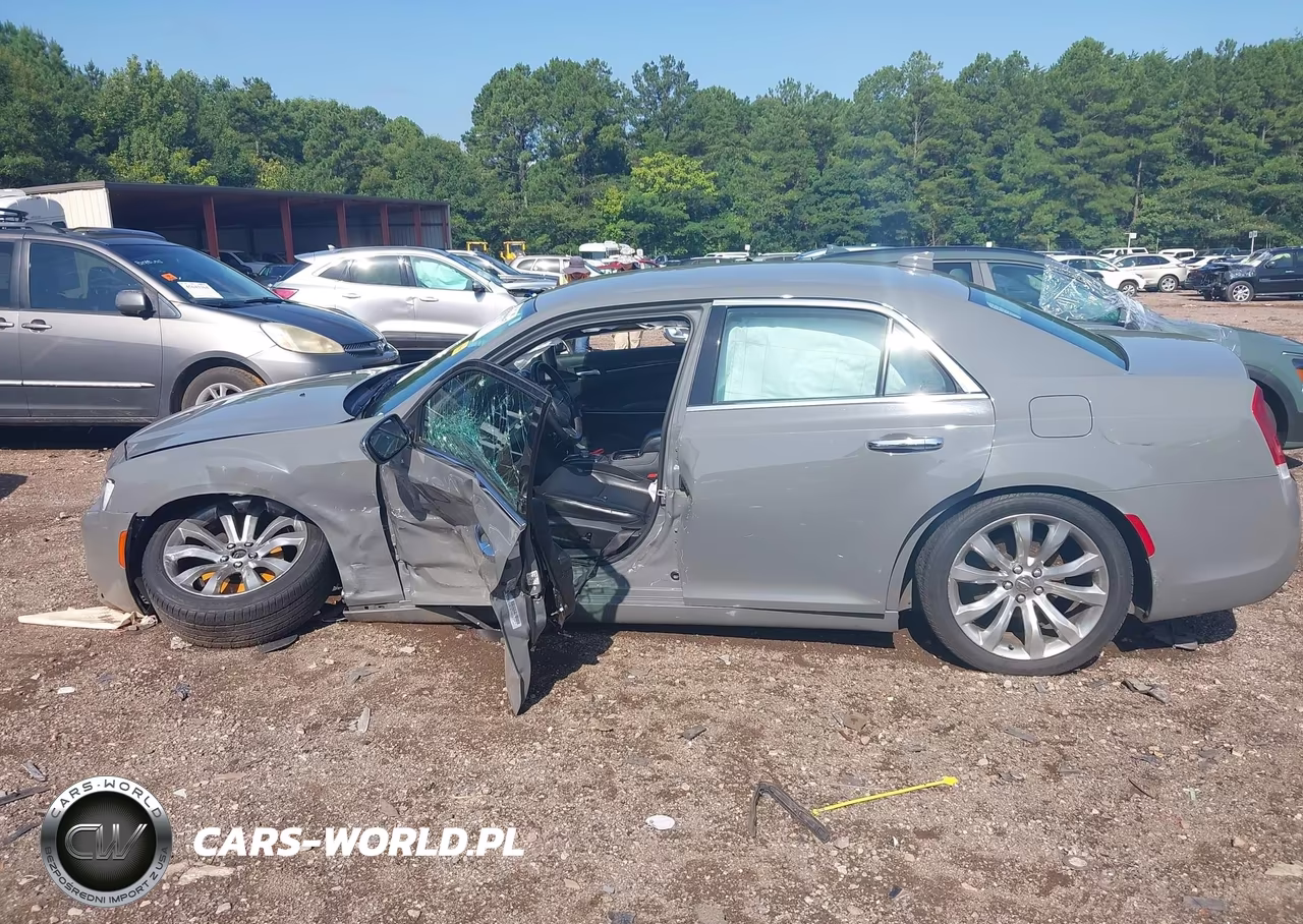 2019 Chrysler 300 Limited VIN:2C3CCAEG3KH689664 - 15