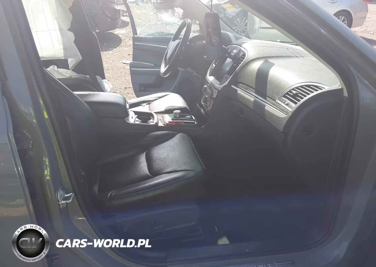 2019 Chrysler 300 Limited VIN:2C3CCAEG3KH689664 - 5