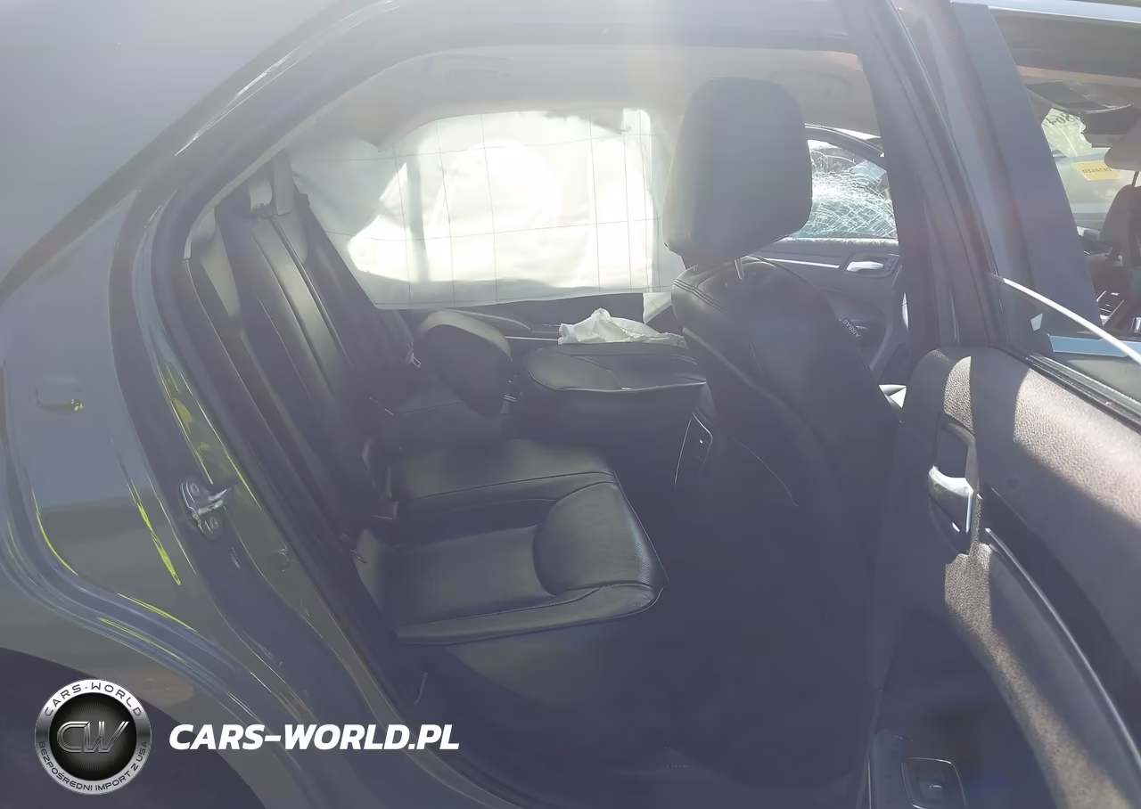 2019 Chrysler 300 Limited VIN:2C3CCAEG3KH689664 - 8