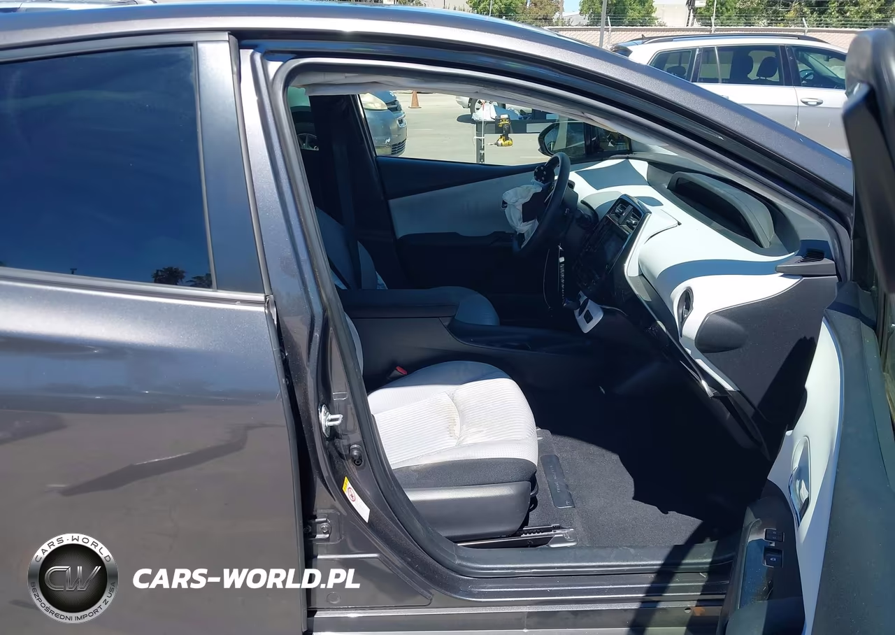 2017 Toyota Prius Two VIN:JTDKBRFU1H3572643 - 5
