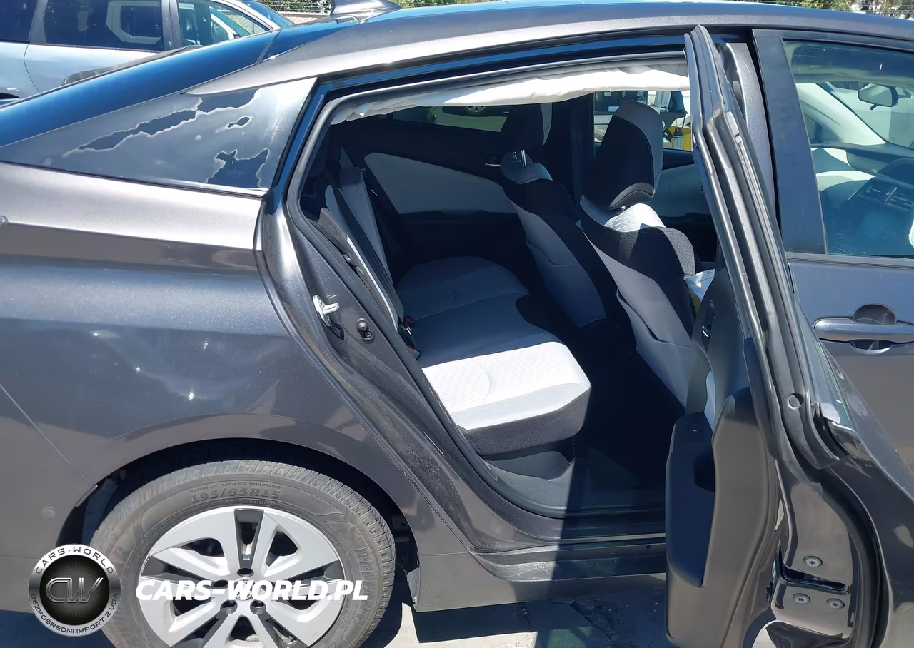 2017 Toyota Prius Two VIN:JTDKBRFU1H3572643 - 8