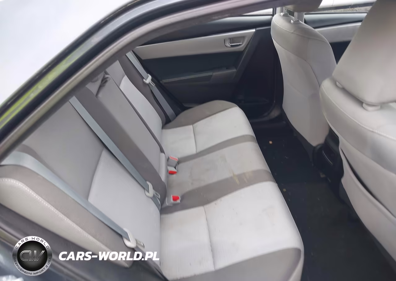 2018 Toyota Corolla Le VIN:5YFBURHE5JP832233 - 8