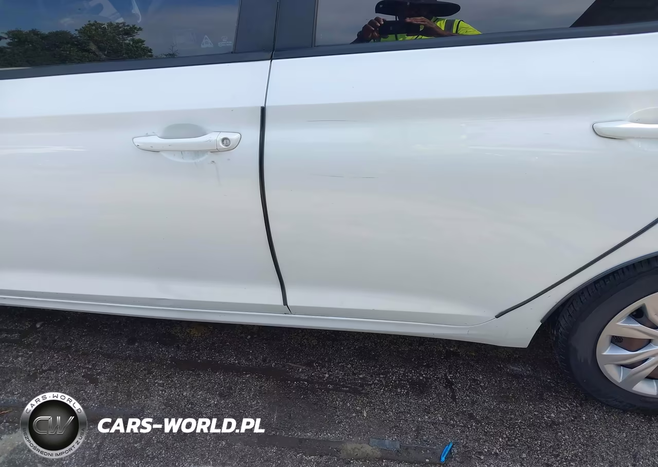 2019 Hyundai Accent Se VIN:3KPC24A37KE044188 - 18
