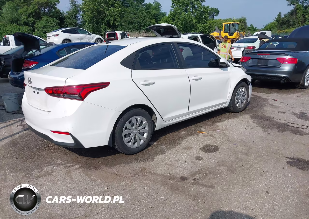 2019 Hyundai Accent Se VIN:3KPC24A37KE044188 - 4